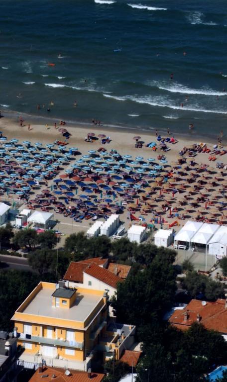 Hotel Vienna Senigallia Exterior photo