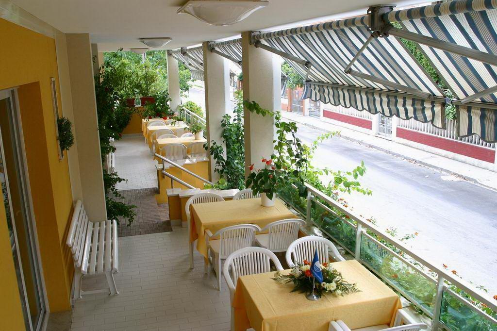 Hotel Vienna Senigallia Exterior photo